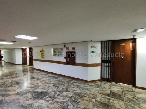 Venta De Funcional Oficina En El Ccct