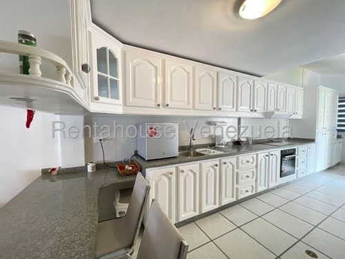En Alquiler Casa En Urb El Castaño #25-14338 Rm
