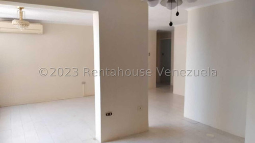 Apartamento Amplio En Venta En Excelente Zona Urb Sabana Larga Fmp