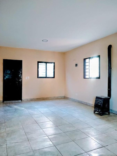 Imagen 9 de 19 de Casa - Burzaco
