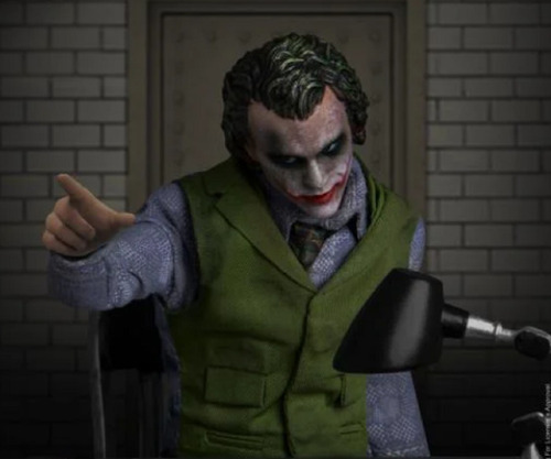 The Dark Knight Joker Interrogation Deluxe Beast Kingdom
