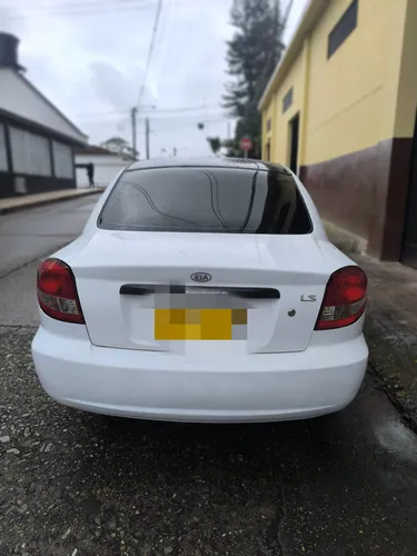 Kia Rio Stylus 2010