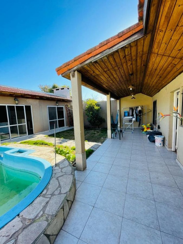 Imagen 25 de 27 de Excelente Casa En Venta De 3 Ambientes En Adrogué.