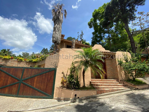 Bella Casa En Venta En Alta Hatillo