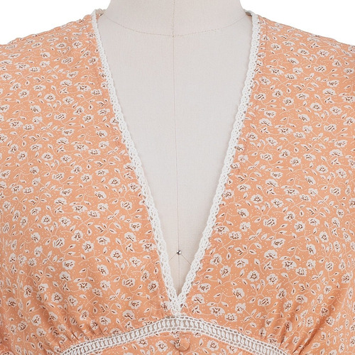 Imagen 4 de 7 de Blusa Corta Peplum Floral Escote V Manga Corta Fresca.