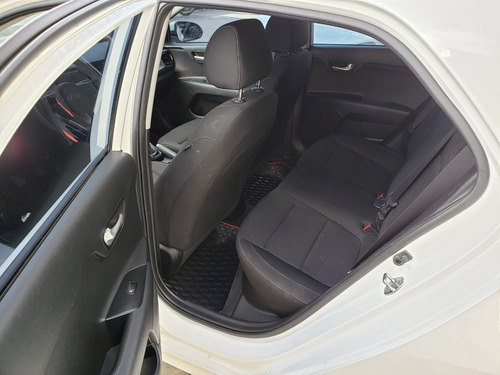 Kia Rio Ex Plus Mt
