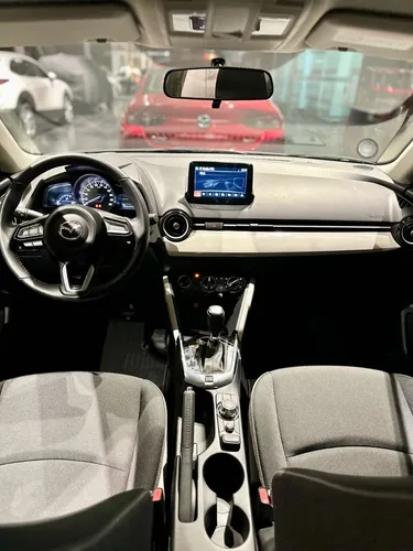 Mazda 2 Sedan Touring Automatico Paño Ipm 2025