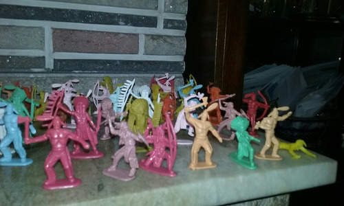Imagen 1 de 4 de Antiguos Cowboys Indios Plastico Impecables X Unidad