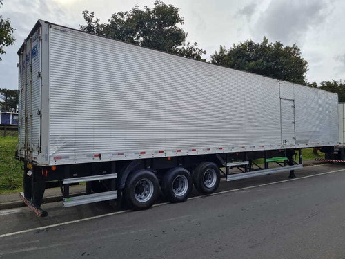 Imagem 7 de 11 de Carreta Baú Guerra Ano 2012 Com Porta Lateral 28 Plts 14.60
