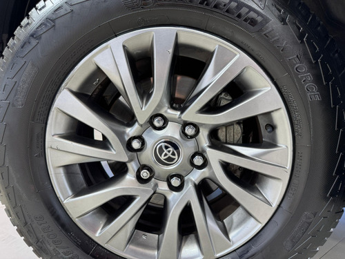 Toyota Hilux SW4 2.8 D-4D TURBO DIESEL SRX 4X4 AUTOMÁTICO