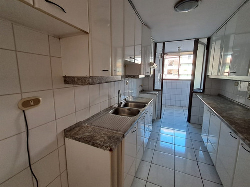 Departamento En Arriendo De 3 Dorm. En Las Condes