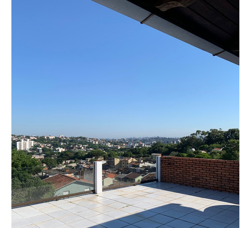 Sobrado Com Salão De Festas, Pomar, Ensolarado Proximo A Escolas, Bancos, Schoping