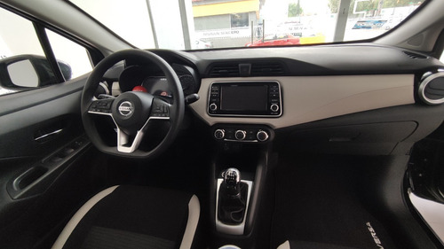 Imagen 10 de 14 de Nissan Versa Advance Tm