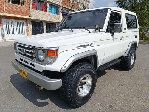 Toyota Land Cruiser 4.5 Fzj70