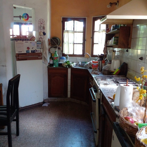 Casa En San Miguel Tipo Chalet De Tejas Francesas