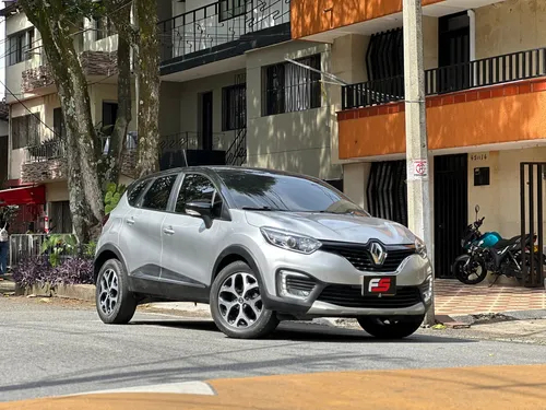 Renault Captur 2.0 Intens Automática