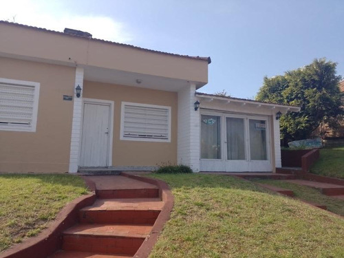 Casa En Venta - 15 Dormitorios 14 Baños - 596mts2 - Villa Gesell