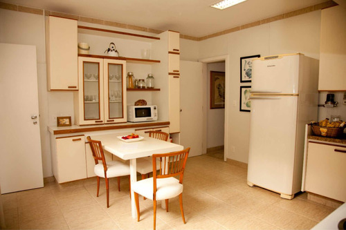 Linda Casa Em São Conrado