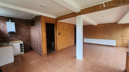 Casa En Arriendo De 4 Dorm. En Coihaique