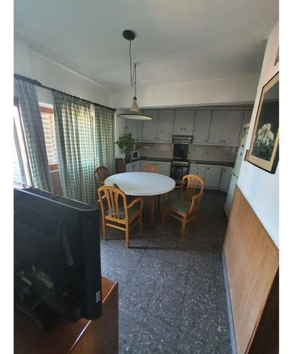 Venta, Departamento 4 Dormitorios Con Quincho Privado.