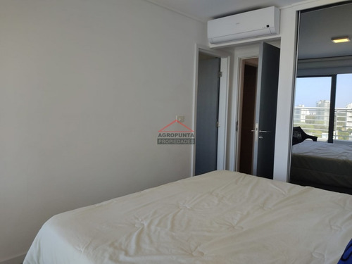 Pent House 1 Dormitorio, Parrillero En Torre Con Servicios- Ref: 5391