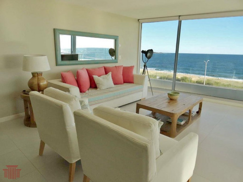 Alquiler Primera Linea En Playa Mansa , Pent-house - Ref: 10827