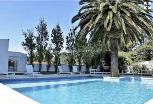 Apartamento Moderno De 3 Dormitorios , Summer Tower. Oportunidad