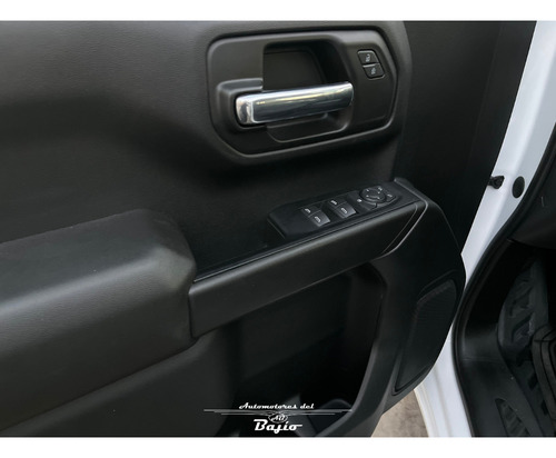 Chevrolet Silverado 5.4 2500 Doble Cabina Ls 4x2 At