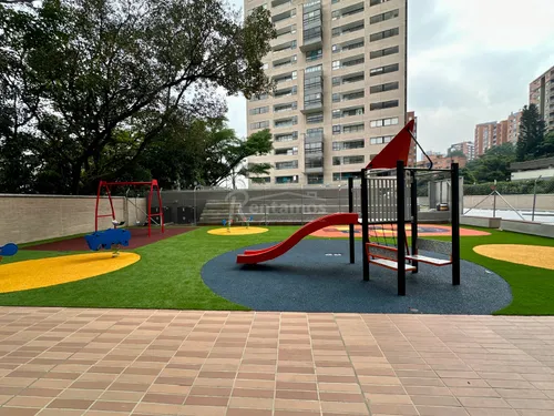 Apartamento En Arriendo En Castropol. Cod A776022