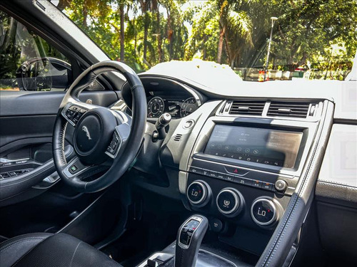 Jaguar E-Pace Jaguar E-pace R-dynamic s 2.0 Aut.