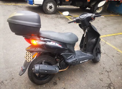 Moto Scooter Automática Cómoda Tranquila Para Manejar.