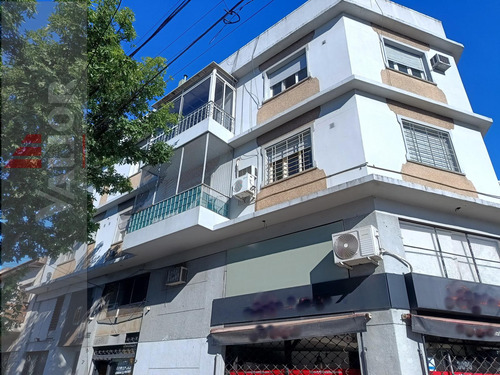 Departamento De 3 Amb Al Frente C/balcon!!! 2do. X Escalera - Ideal Inversor (alquilado)