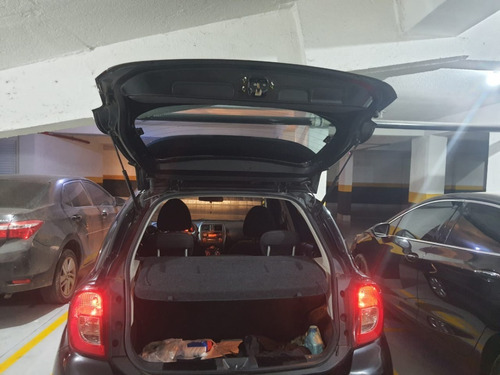 Imagem 5 de 13 de Nissan March Sv 2015 1.0 Flex Manual (leilão)