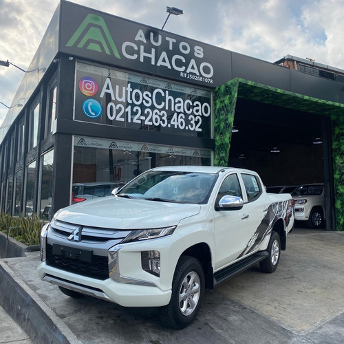Imagen 2 de 9 de Mitsubishi L200 4×4 2023