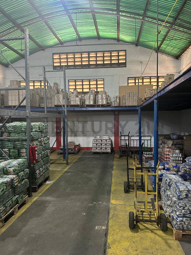 Galpon Comercial En Av. Principal Sierra Maestra, Puerto La Cruz.