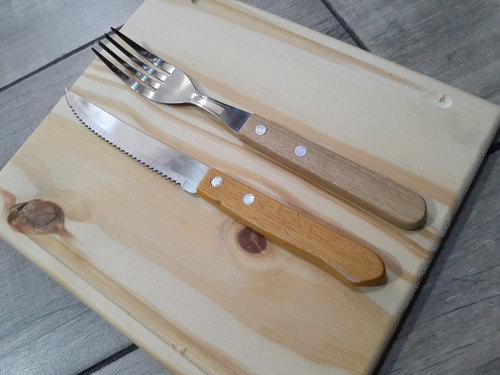 Imagen 4 de 8 de Set Asado Parrilla Tabla Cuchillo Tenedor Ecocuero Rect.