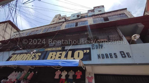 Local Comercial En Alquiler, Con Paredes Recubiertas En Hermoso Listones De Madera 24-24678 Irrr