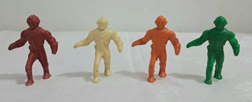 Lote 4 Antiguos Muñecos Astronautas Plastico Miniatura G15