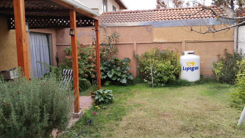 Comoda Casa Frente A Placita En Av San Juan