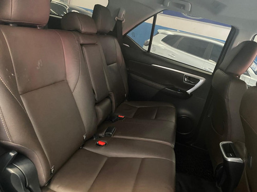 Toyota Hilux SW4 2.8 D-4D TB SRX 7L 4X4