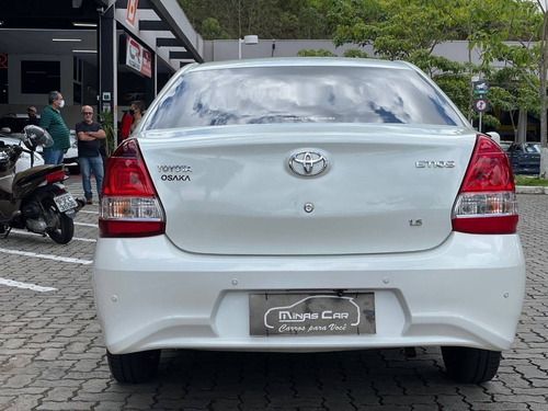 Toyota Etios 1.5 X Sedan 16v Flex 4p Automático