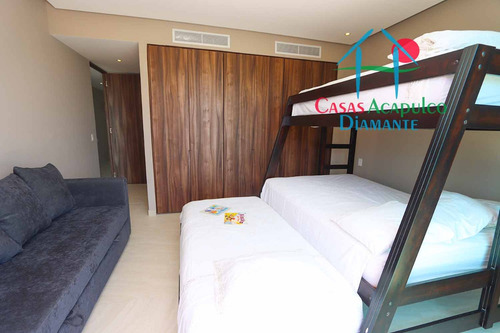 Cad La Isla Emerald J5. De Playa. Terraza Frontal Con Vista A Los Jardines Y Albercas