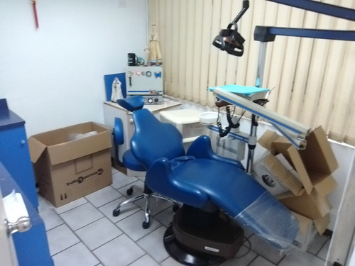 Imagen 4 de 14 de Local Comercial Cc Arta Chacaito, 3 Cubiculos + 1 Baño Para Odontologìa Y/o Profesionales De La Salud.