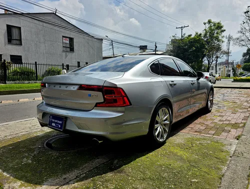 Volvo S90 2.0 T5 Drive-e Momentum