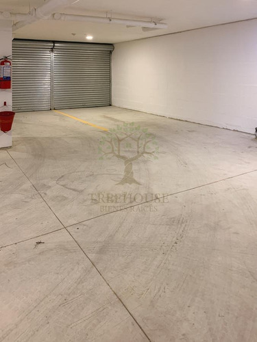 Venta Con Renta De Apartamento 2 Dormitorios Con Patio, Terraza, Gge Y Box En Malvín