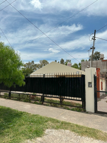 Casa En Virrey Del Pino A Pasos De Ruta 3