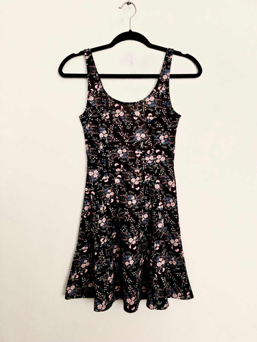 Vestido H&m Divided Negro De Flores Rosas Escote Redondo