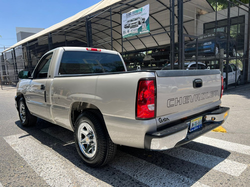 Chevrolet Silverado 4.8 2500 Custom Cab Reg Paq D Mt