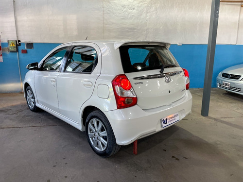 Imagen 7 de 13 de Toyota Etios Xls 5p Mt 2018 Con Gnc
