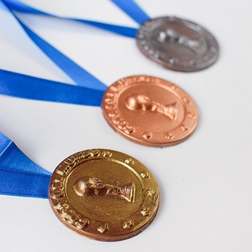 Imagen 5 de 7 de Set De 2 Moldes Placas Copa Mundial Y Medallas Parpen